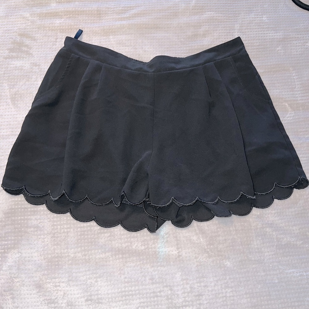 Mine Curved Hem Shorts size Large NWOT